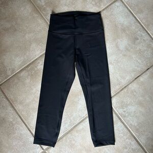 Lululemon Wunder Train High-Rise Crop 23” Black Leggings Size 8